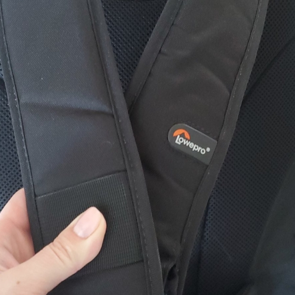 Lowepro camera backpack - Picture 6 of 10